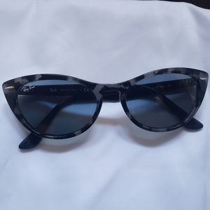 Ray-Ban | Cat Eye Sunglasses